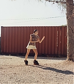 002.jpg